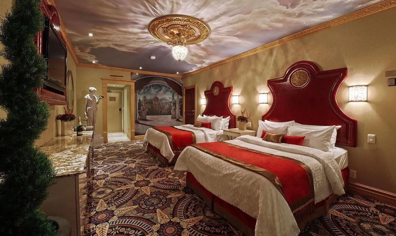 Fantasyland Hotel Edmonton 4*,