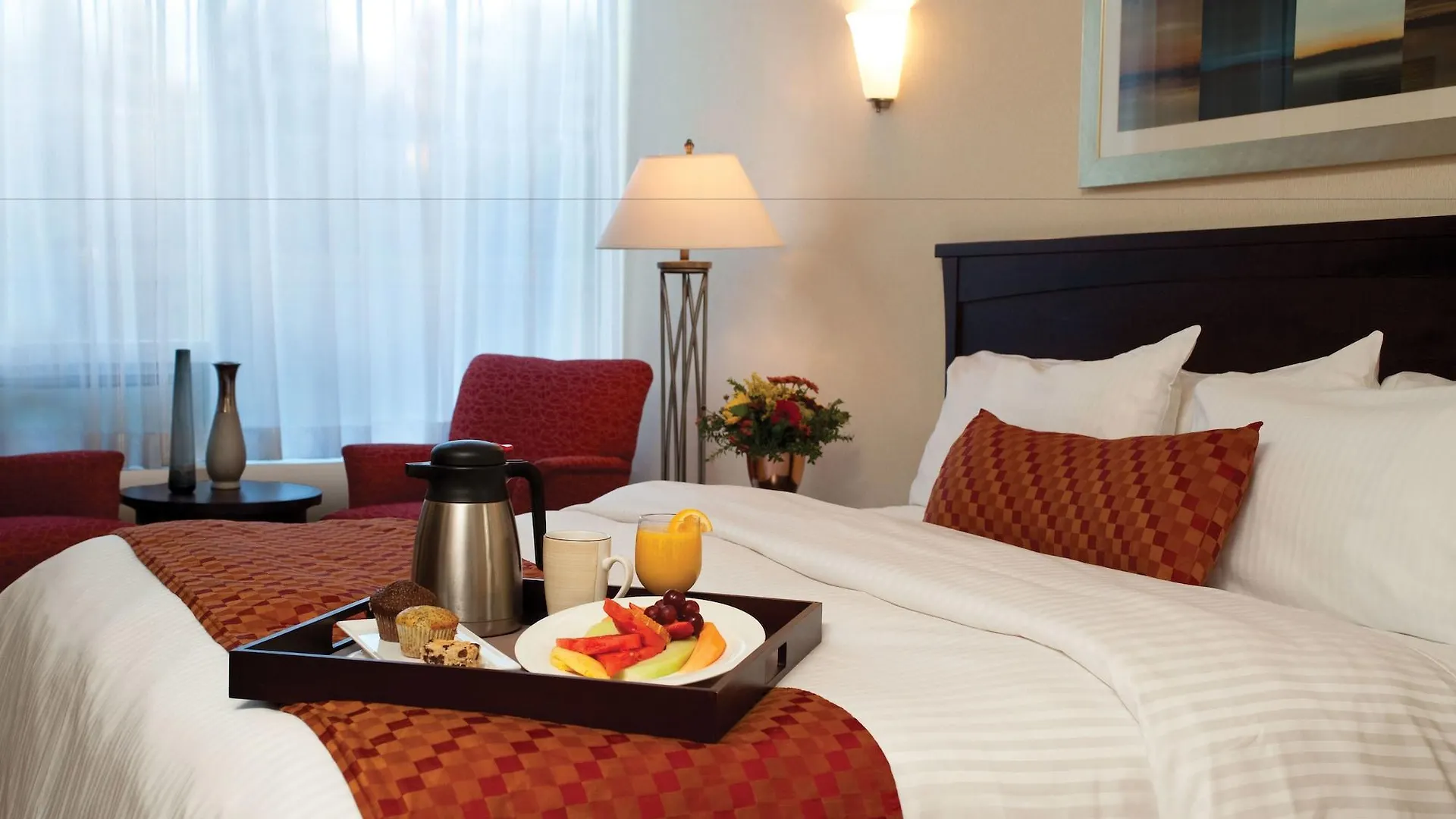 Fantasyland Hotel Edmonton 4*,